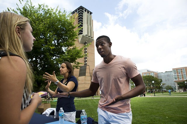application student learning about honors application process