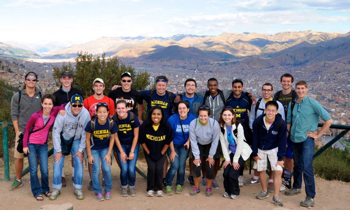 peru-group EGL group photo in Peru